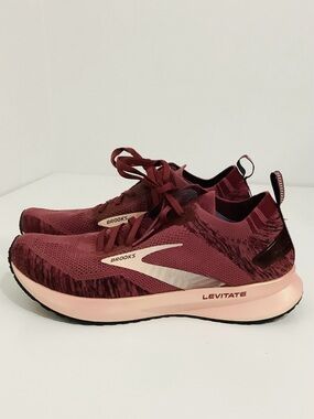 Brooks Levitate 4 Women's Running Shoes , EUC